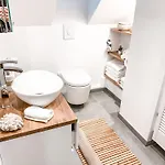 Stilvolle Dachgeschosswohnung In Duesternbrook Kiel