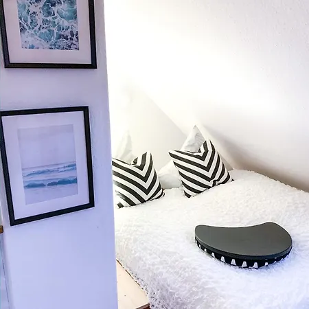 Stilvolle Dachgeschosswohnung In Duesternbrook Kiel