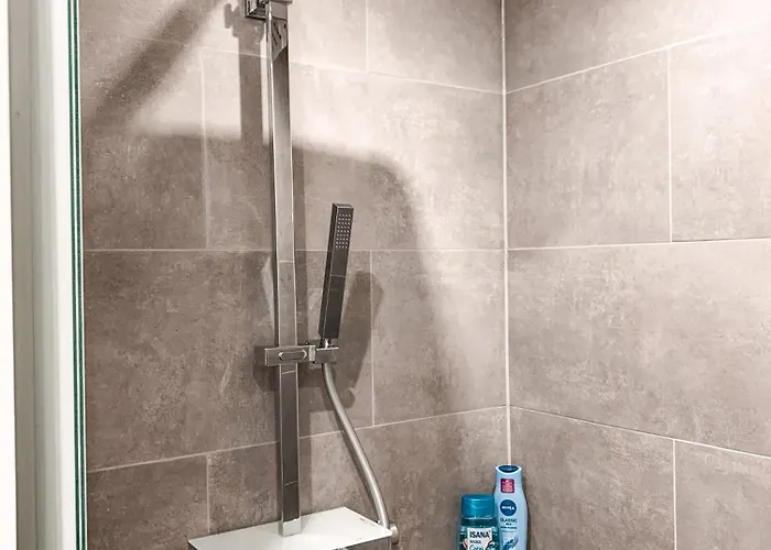 Appartement Stilvolle Dachgeschosswohnung In Duesternbrook Kiel