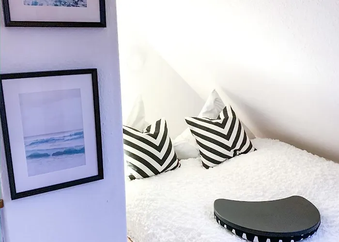 Stilvolle Dachgeschosswohnung In Duesternbrook Kiel