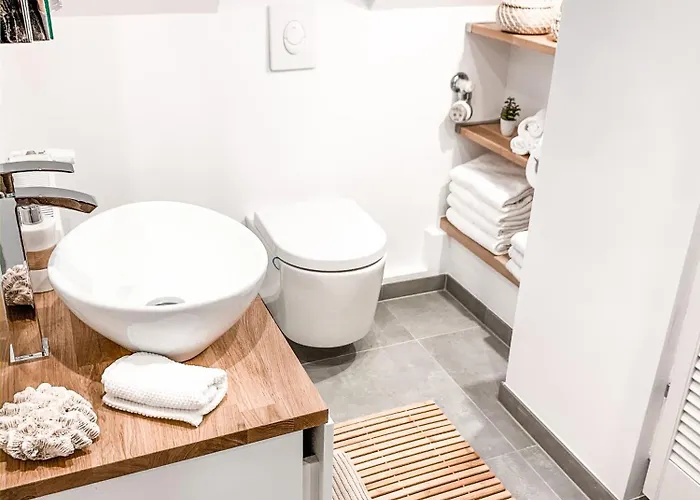 Stilvolle Dachgeschosswohnung In Duesternbrook 킬